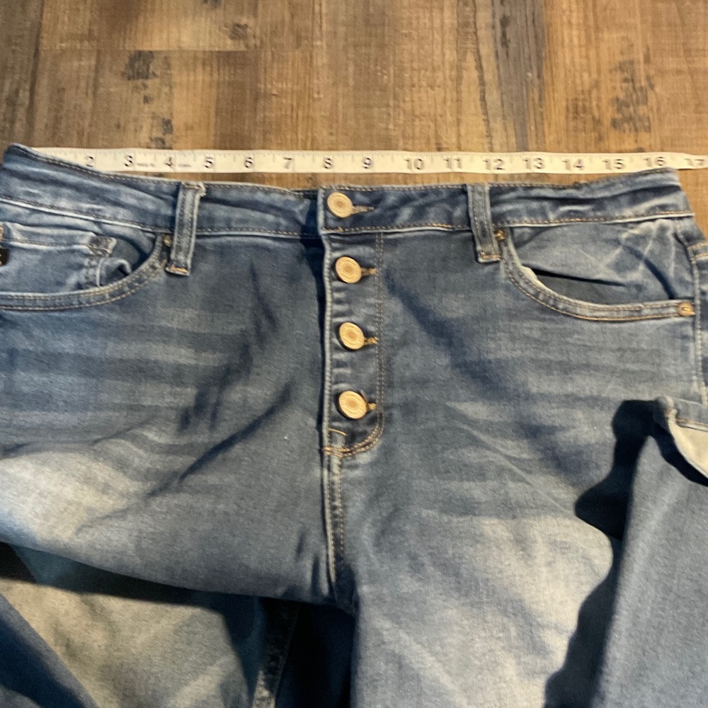 KanCan Medium Wash Flare Jeans - Picture 2 of 7